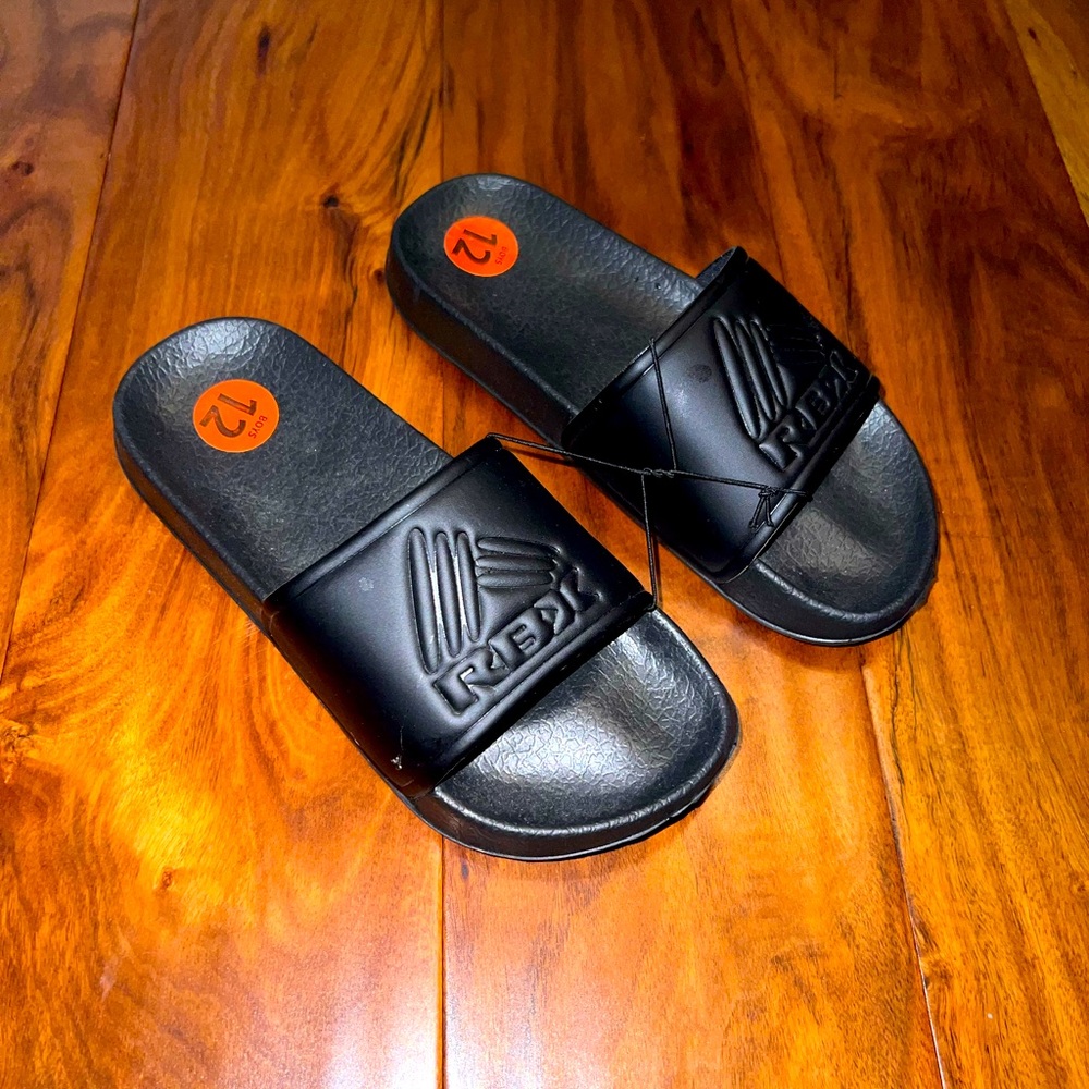 NWOT Reebok Unisex-Child Slide Sandal